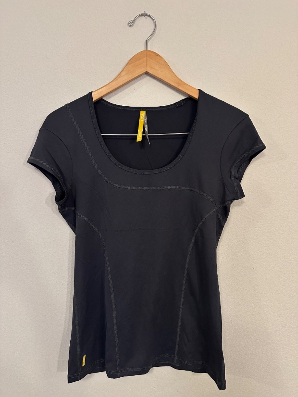 Lole Short Sleeve Athletic Top Black Gray Size M Hidden Pocket